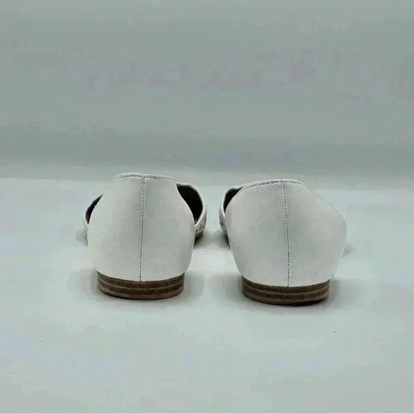 Isaac Mizrahi Pointed Toe White Perforated Flats, Size 7.5 - Picture 7 of 10